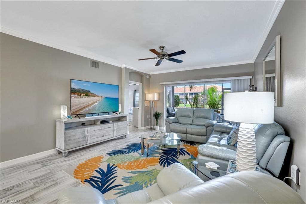 3015 Horizon LN 2705 NAPLES, FL 34109