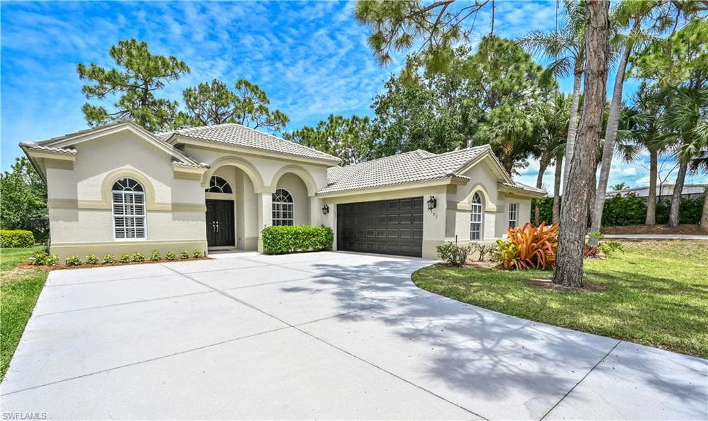 6391 Old Mahogany CT NAPLES, FL 34109