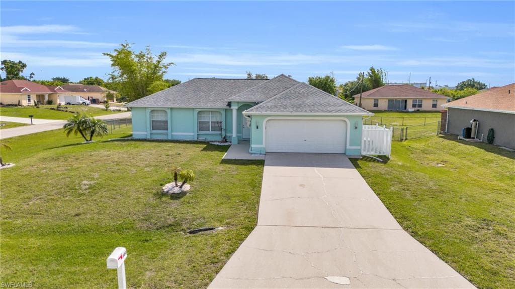 822 Chapel AVE LEHIGH ACRES, FL 33971