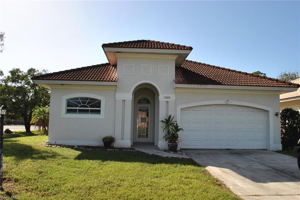 11285 La Coruna LN BONITA SPRINGS, FL 34135