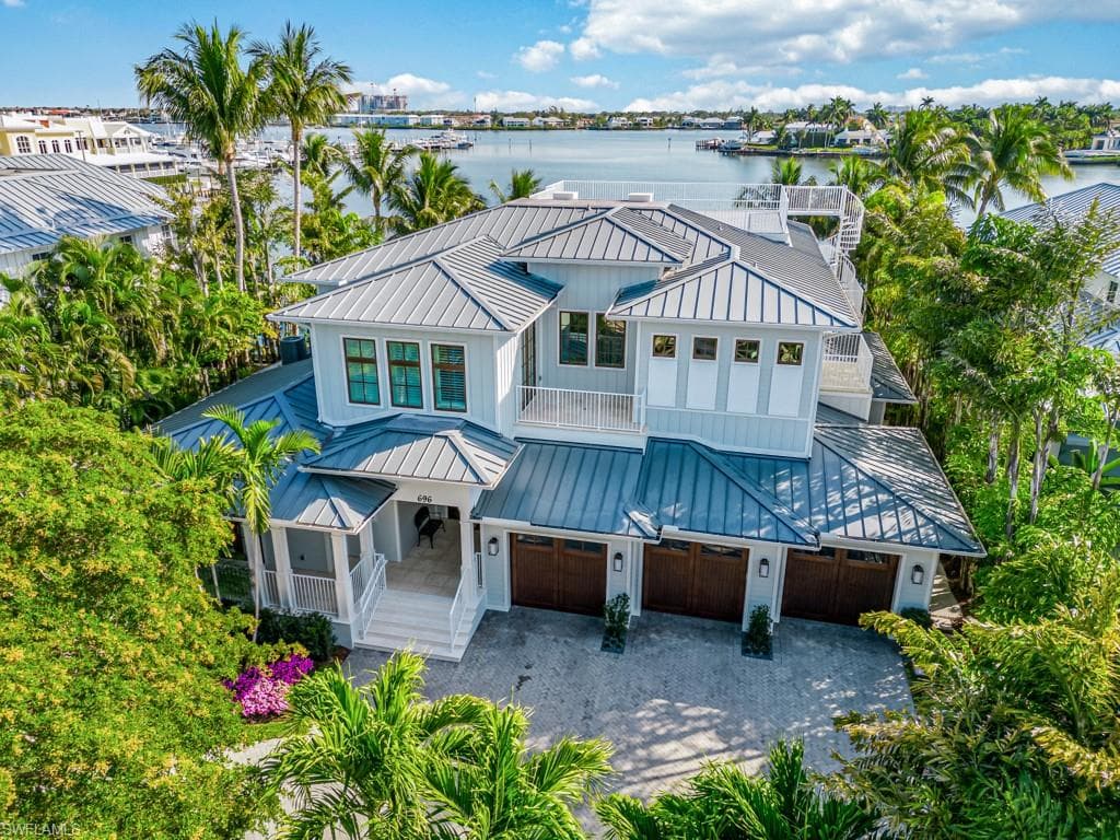 696 15th AVE S NAPLES, FL 34102
