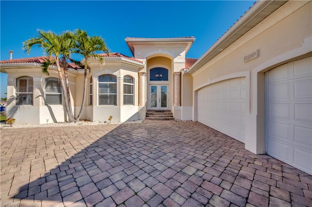 5207 Nautilus DR CAPE CORAL, FL 33904