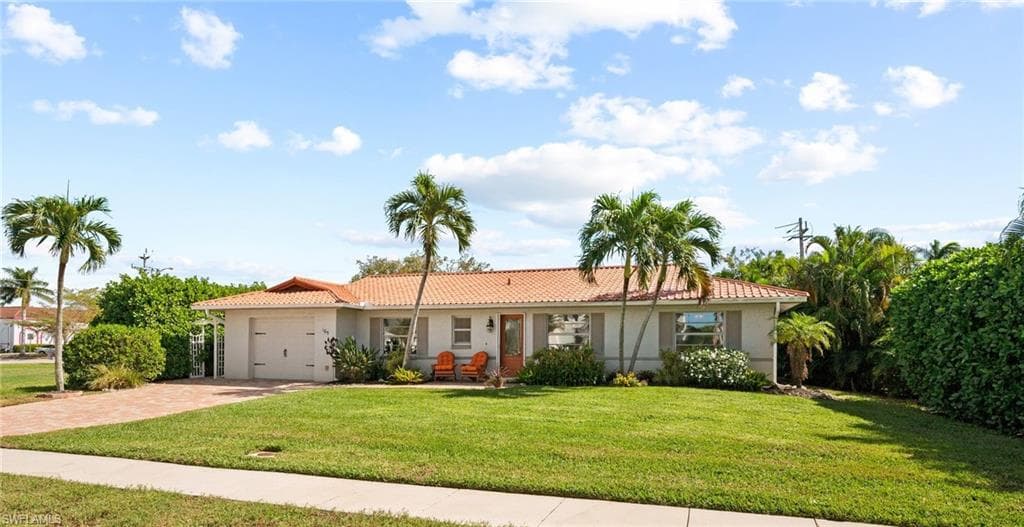 105 S Bahama AVE MARCO ISLAND, FL 34145