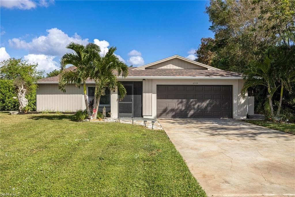 4553 Lakewood BLVD NAPLES, FL 34112