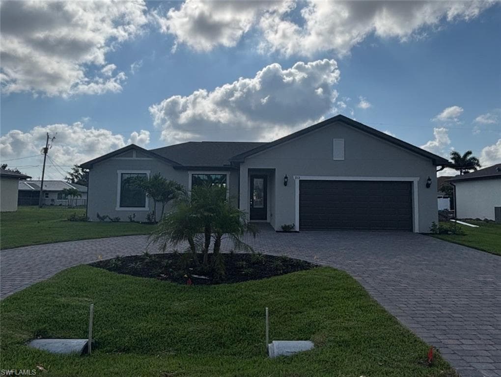 2113 Academy BLVD CAPE CORAL, FL 33904