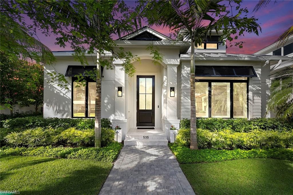 535 2nd AVE S NAPLES, FL 34102