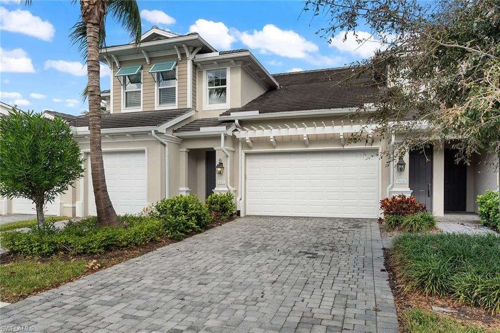 6966 Avalon CIR 905 NAPLES, FL 34112