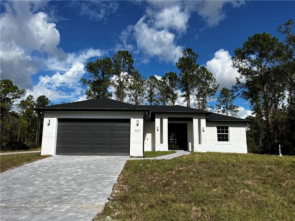 3107 22nd ST ALVA, FL 33920