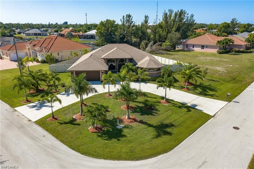 1718 SW 30th TER CAPE CORAL, FL 33914