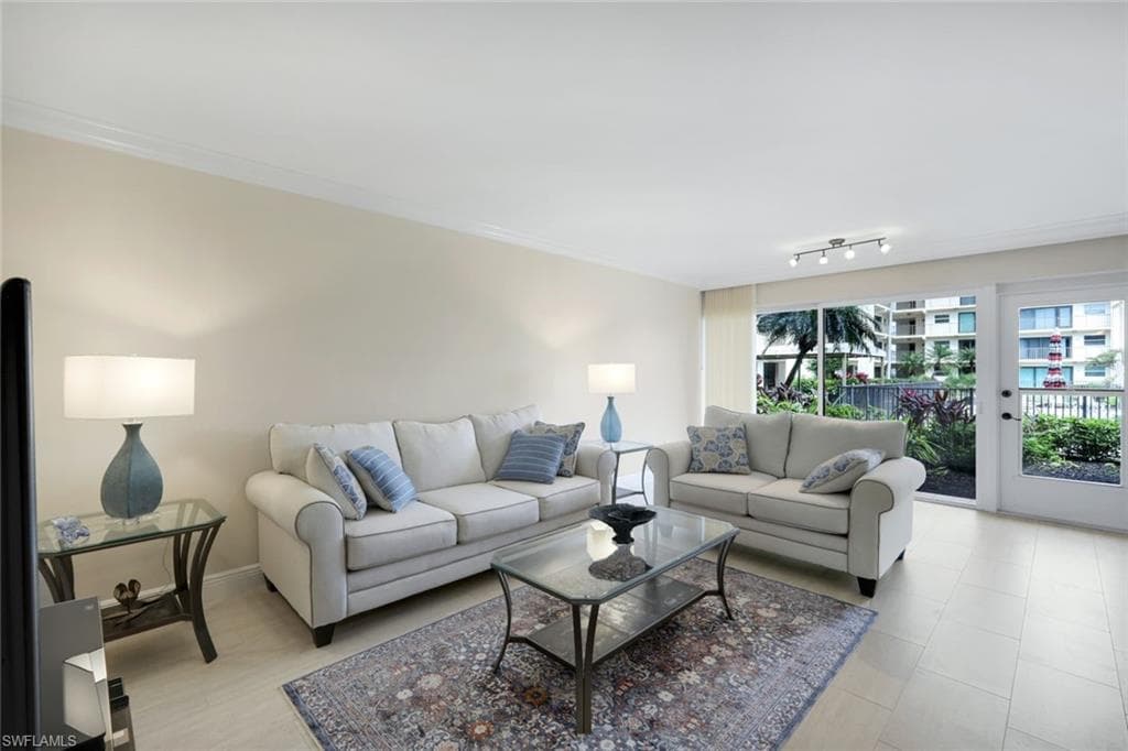 3200 Gulf Shore BLVD N 115 NAPLES, FL 34103