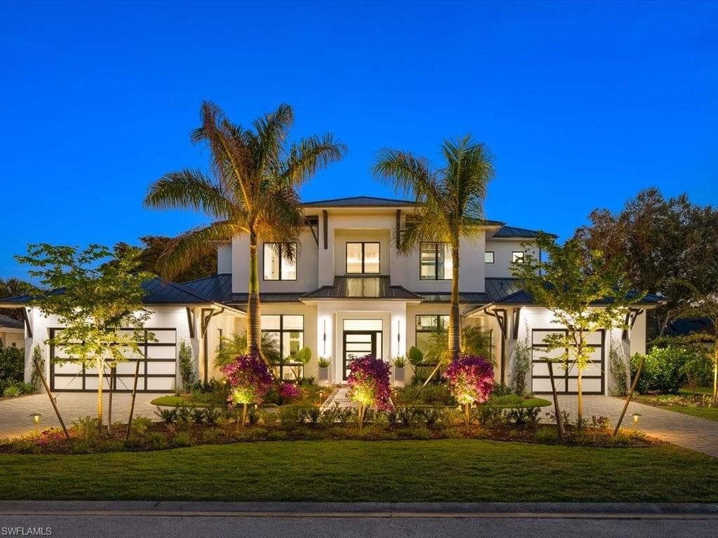 805 Knoll Wood CT NAPLES, FL 34108