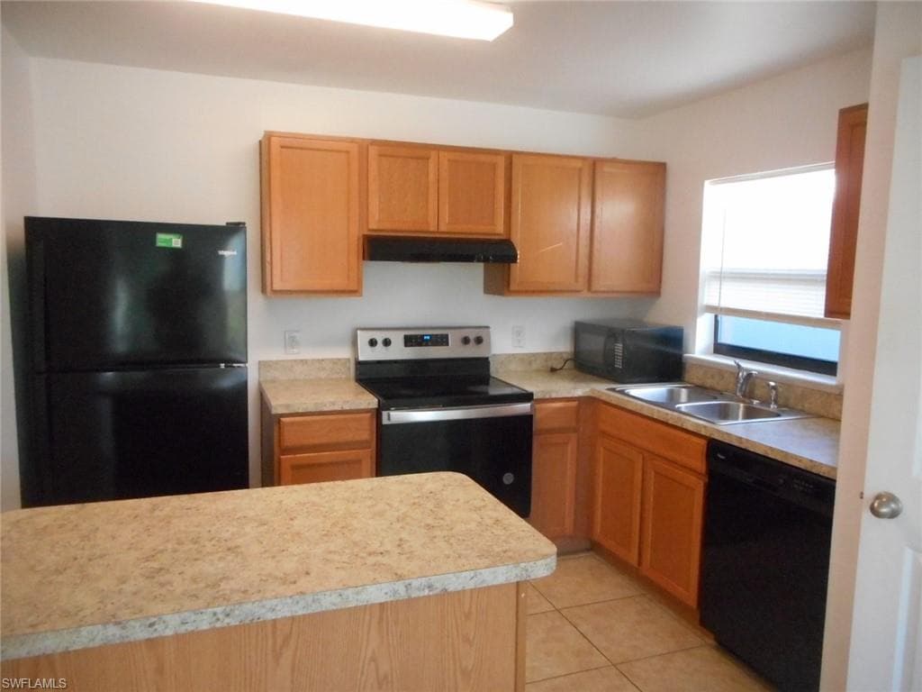 265 Shadow Lakes DR LEHIGH ACRES, FL 33974