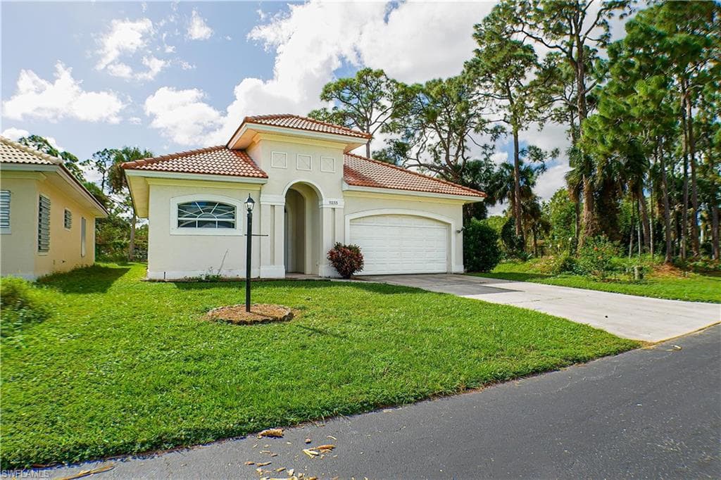 11233 la coruna LN BONITA SPRINGS, FL 34135
