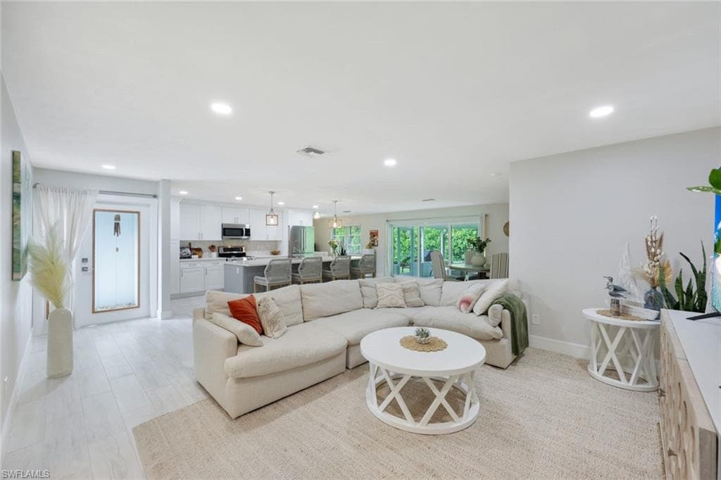 1001 N Town And River DR FORT MYERS, FL 33919
