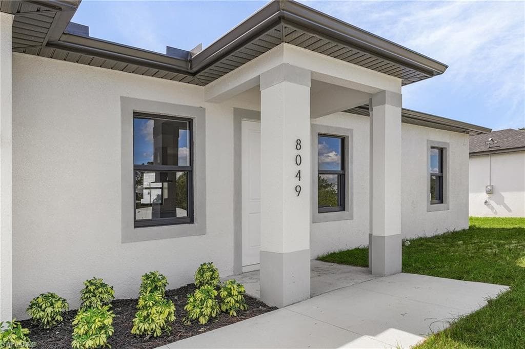 8049 Memory CIR LABELLE, FL 33935