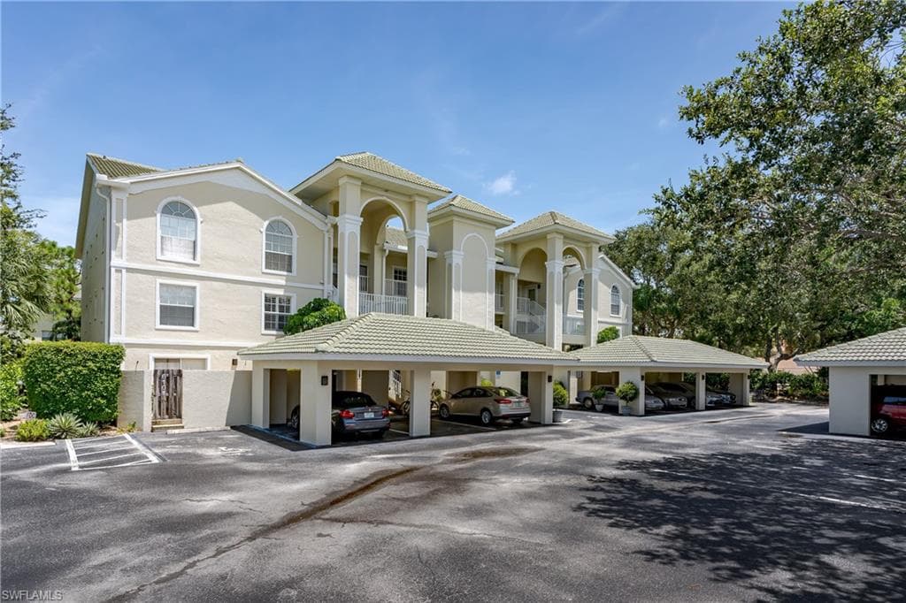 15445 Cedarwood LN 6-304 NAPLES, FL 34110