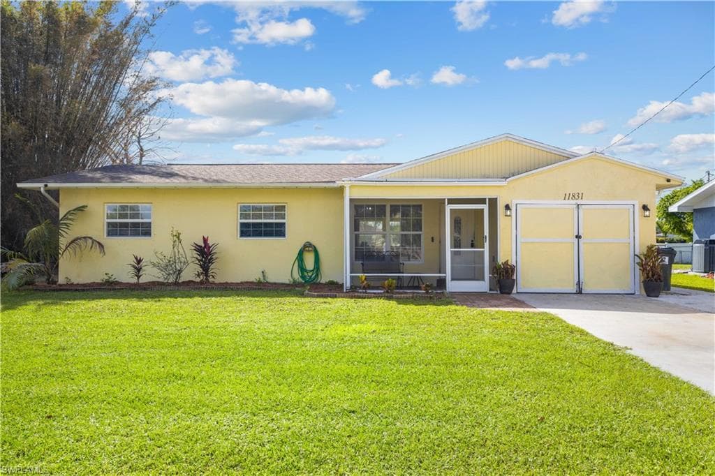 11831 Iona RD FORT MYERS, FL 33908