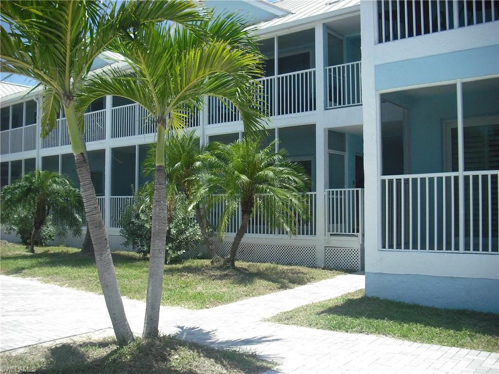 2840 W GULF DR 32 SANIBEL, FL 33957