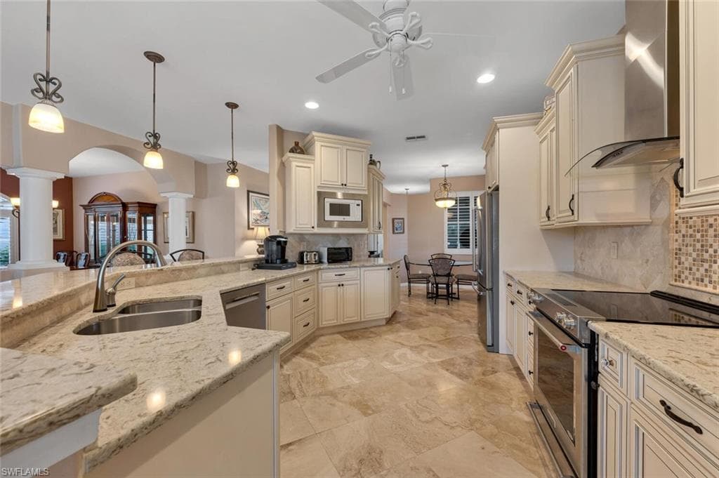 12031 Fairway Pointe LN FORT MYERS, FL 33913