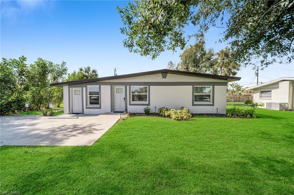1179 Biscayne DR CAPE CORAL, FL 33909