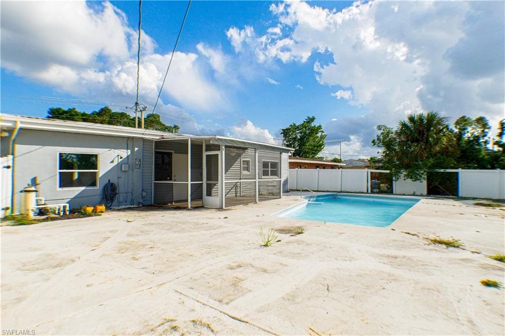 4370 Deleon ST FORT MYERS, FL 33901