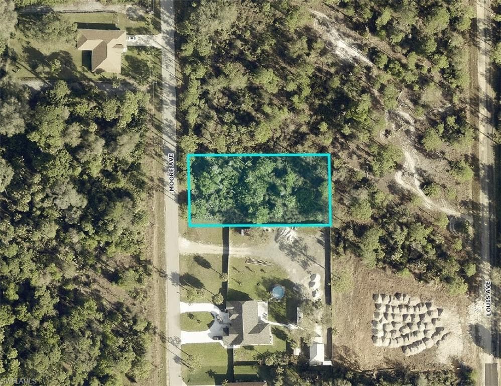 716 Moore AVE LEHIGH ACRES, FL 33972