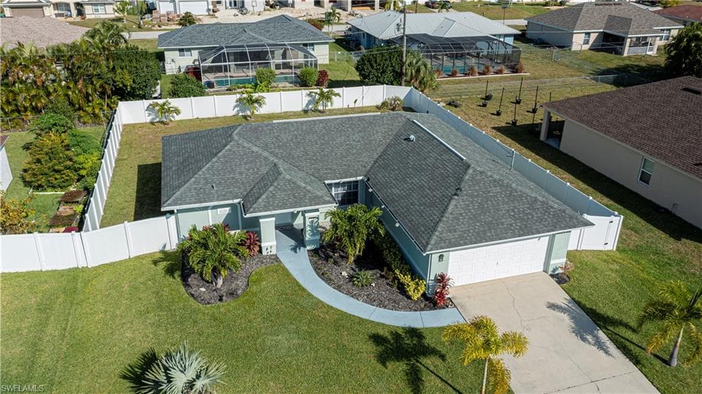 525 SW 27th ST CAPE CORAL, FL 33914