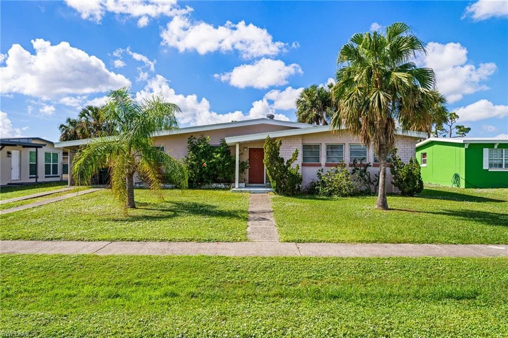 2151 Broom CT PORT CHARLOTTE, FL 33952