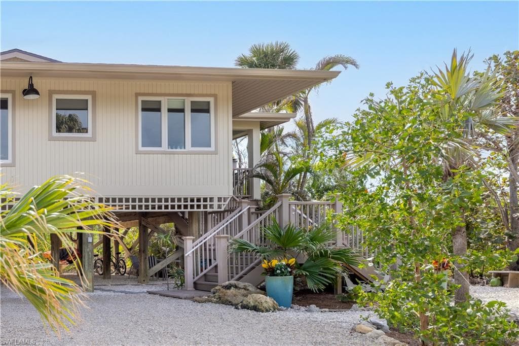4372 Gulf Pines DR SANIBEL, FL 33957