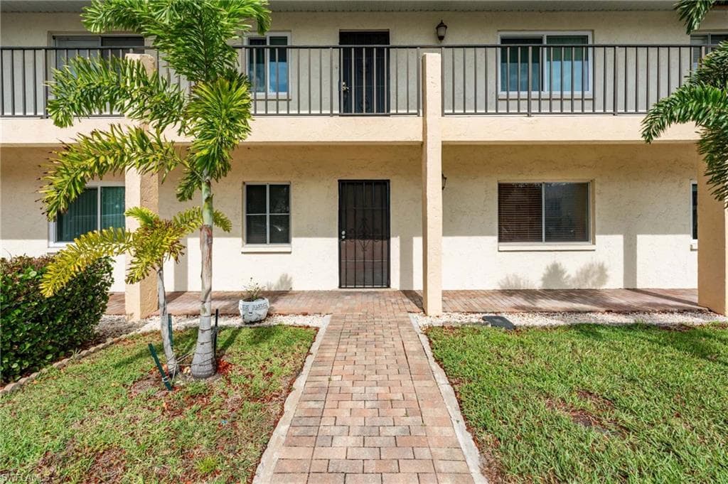 6184 Michelle WAY 111 FORT MYERS, FL 33919