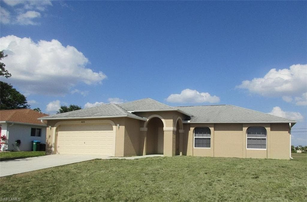 923 SE 5th CT CAPE CORAL, FL 33990