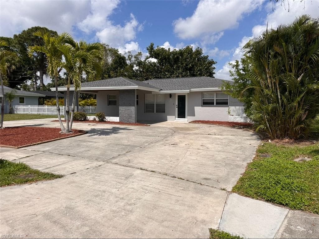 4562 Tennyson DR NORTH FORT MYERS, FL 33903
