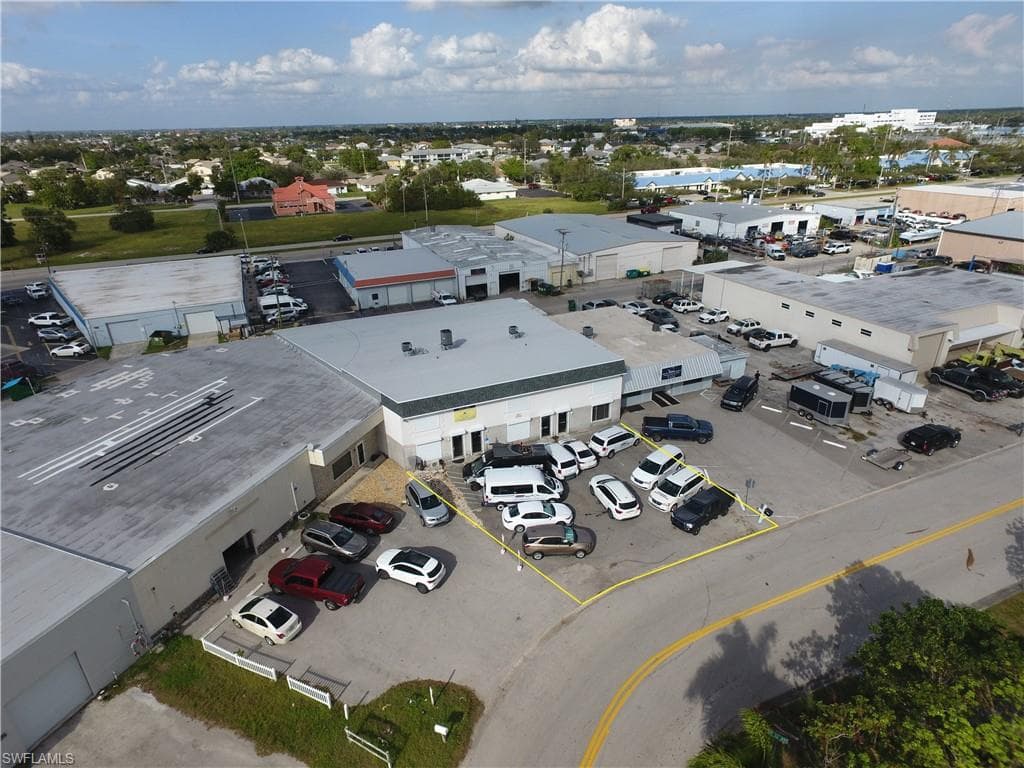 1203 SE 9th TER CAPE CORAL, FL 33990