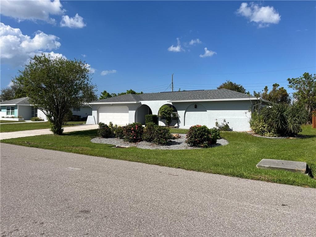 121 SE 45th TER CAPE CORAL, FL 33904
