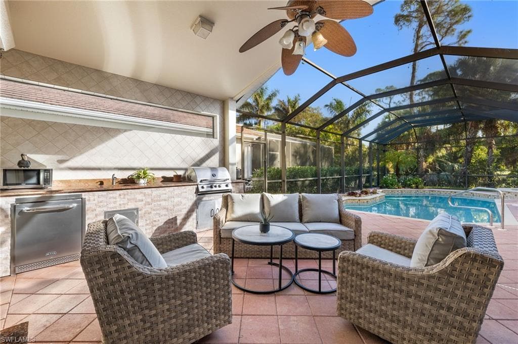 4744 Cerromar DR NAPLES, FL 34112