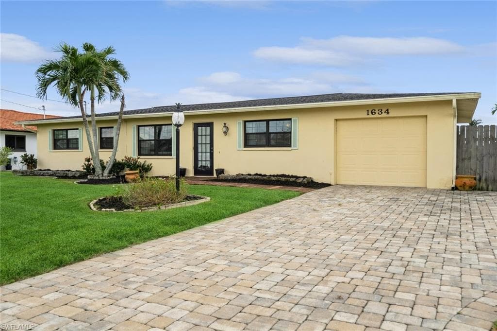 1634 39th TER CAPE CORAL, FL 33904