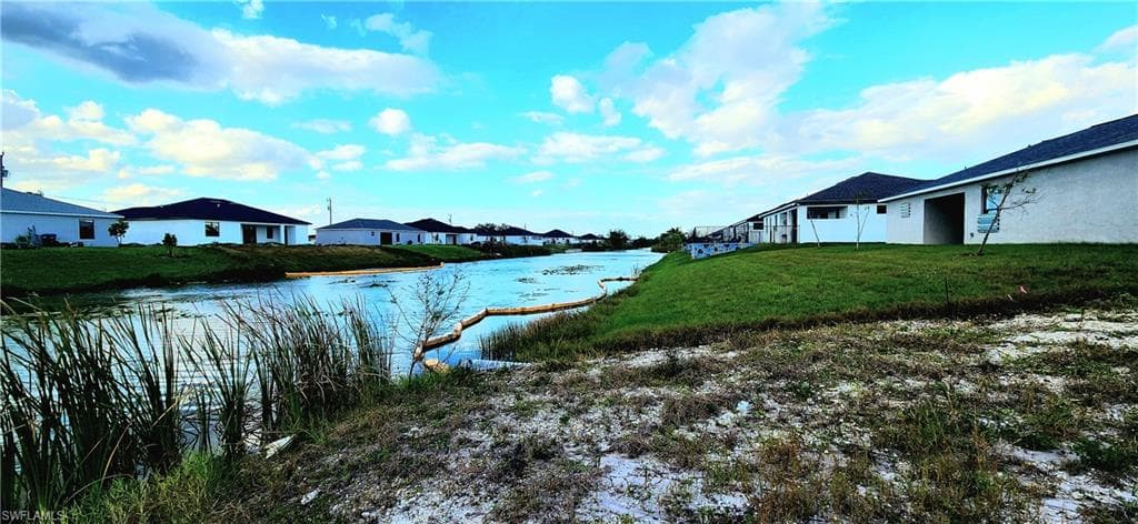 912 NE 14th AVE CAPE CORAL, FL 33909