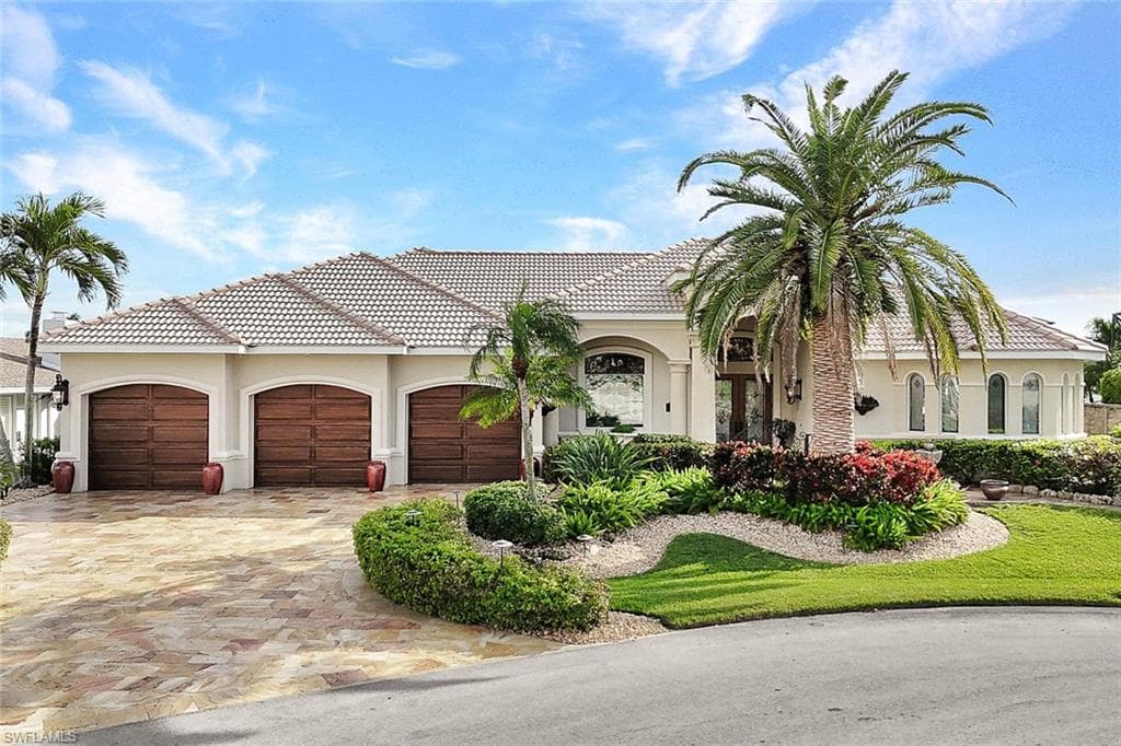 2620 SE 21st PL CAPE CORAL, FL 33904