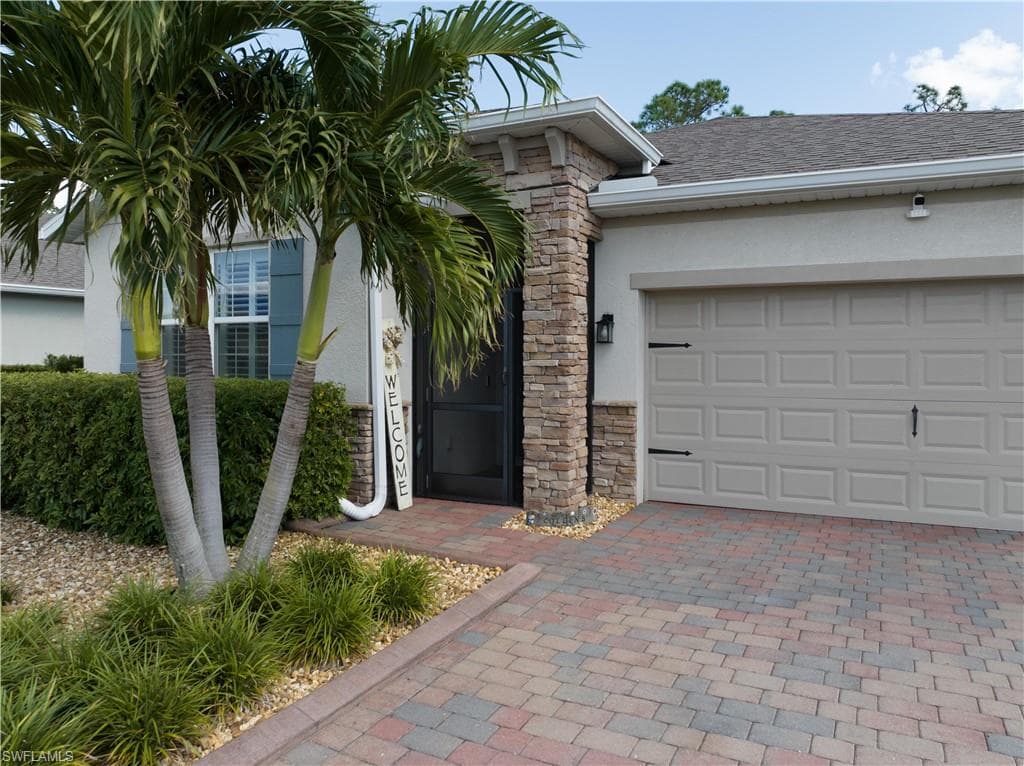 3071 Amadora CIR CAPE CORAL, FL 33909