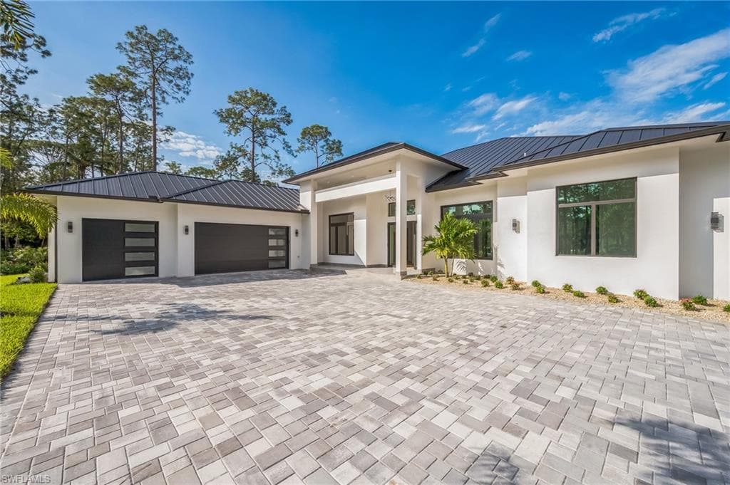 1125 Oakes BLVD
