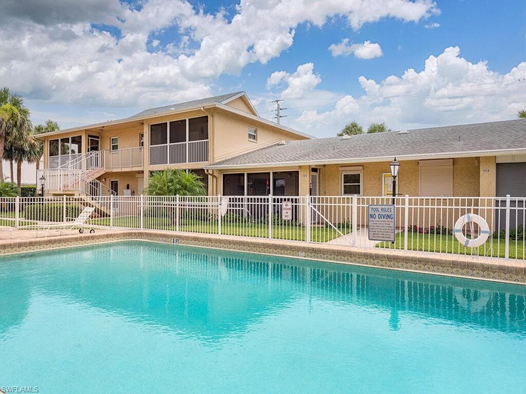 2010 Alamanda DR 201 NAPLES, FL 34102