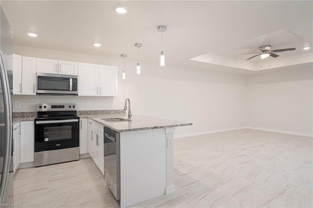 2244 Henderson AVE FORT MYERS, FL 33916