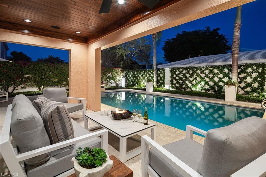 831 Rue Deville 2.19 NAPLES, FL 34108