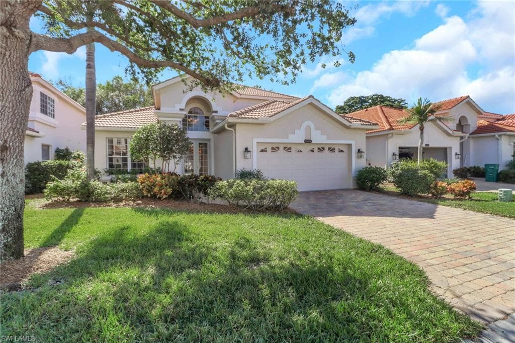 8864 Ventura WAY NAPLES, FL 34109
