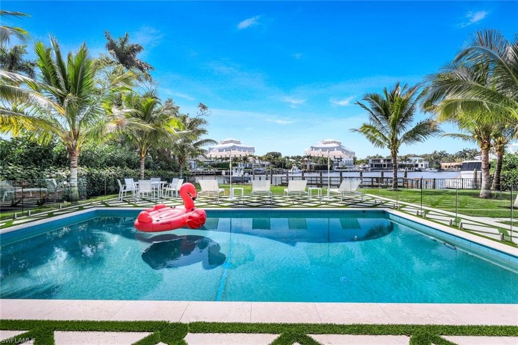 1990 4th ST S NAPLES, FL 34102