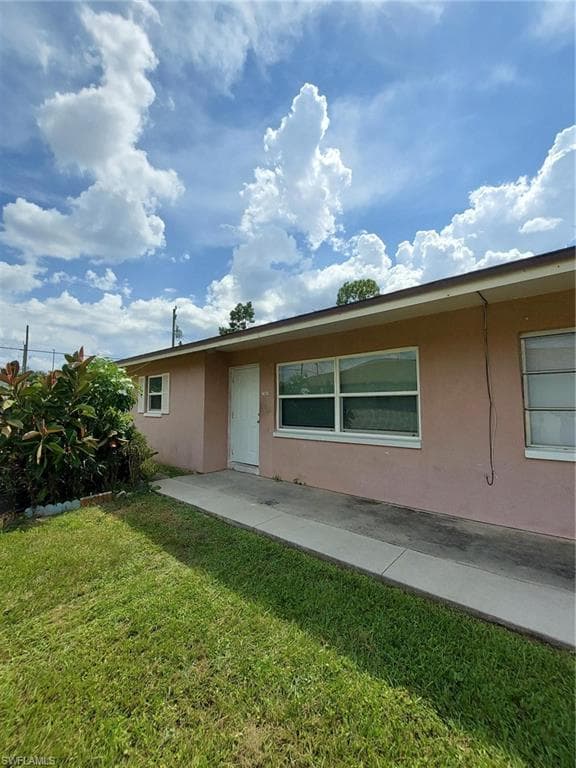 13847 1st ST FORT MYERS, FL 33905