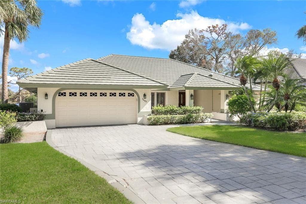 3685 Woodlake DR BONITA SPRINGS, FL 34134