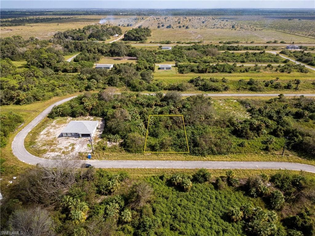 321 Phoenix TER LABELLE, FL 33935