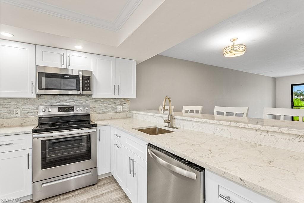 5709 Gage LN F-103 NAPLES, FL 34113