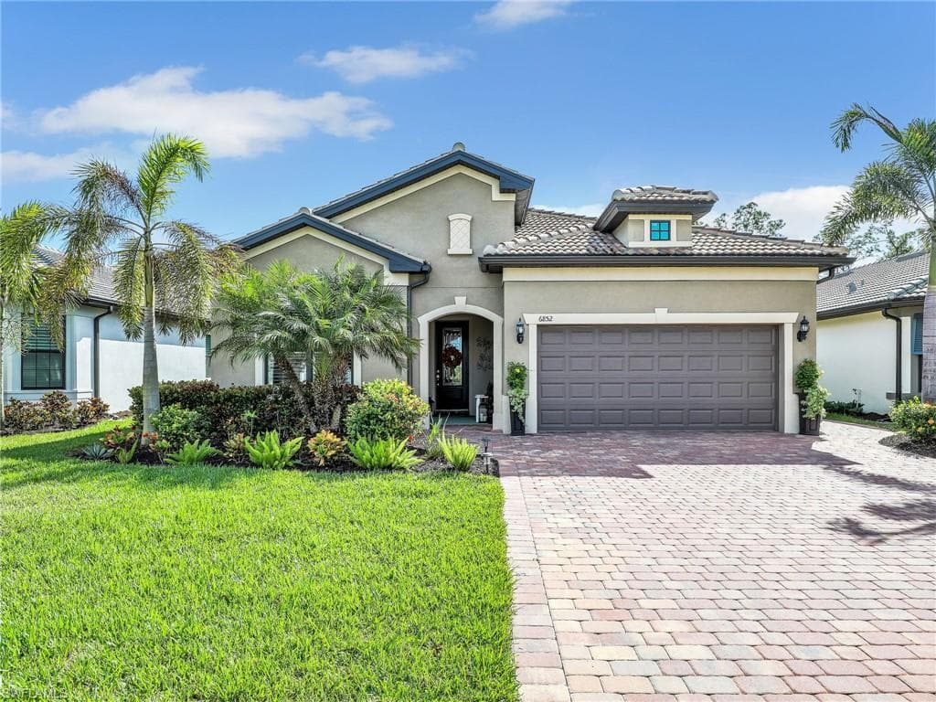 6852 Winding Cypress DR NAPLES, FL 34114
